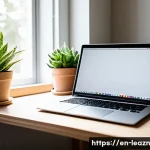 자기 주도 학습을 위한 전략적 계획 수립 - A cozy, modern home study nook with a clean, organized desk featuring a laptop, notebook, headphones...